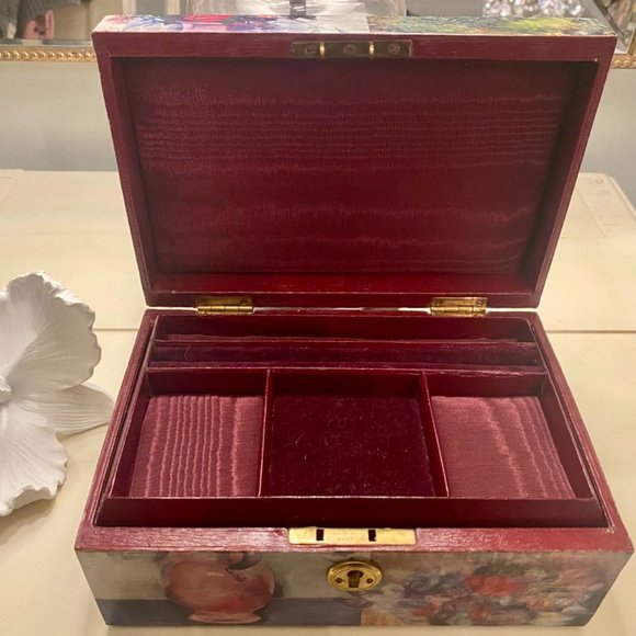 *NOT FOR SALE/SOLD* Jewelry Box, multi-coloured (9" L x 6" W x 3 1/2" H) - Picture 4 of 8